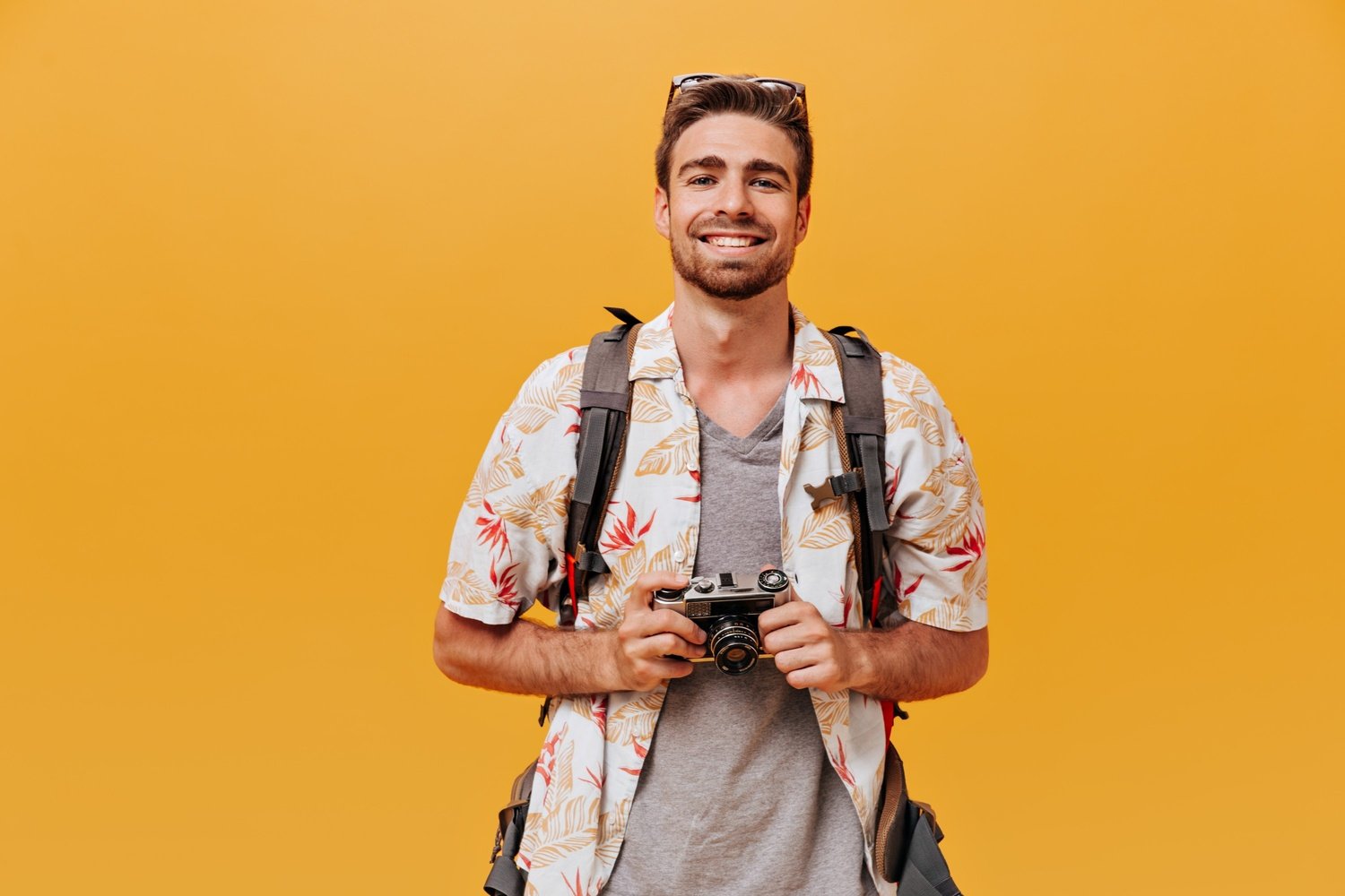 smiling-tourist-with-ginger-beard-in-short-sleeve-Q287KSW.jpg